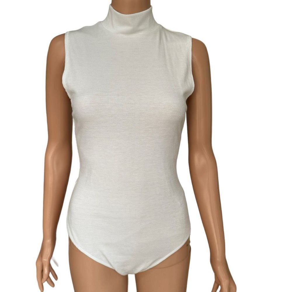 Free People ribbed Intimately Muscle Beach Bodysuit White size M snap button